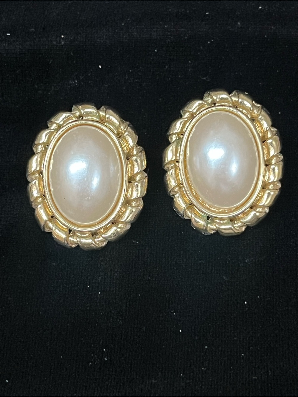 Givenchy Gold-Tone Faux Pearl Oval Clip-On Earrings 1733
